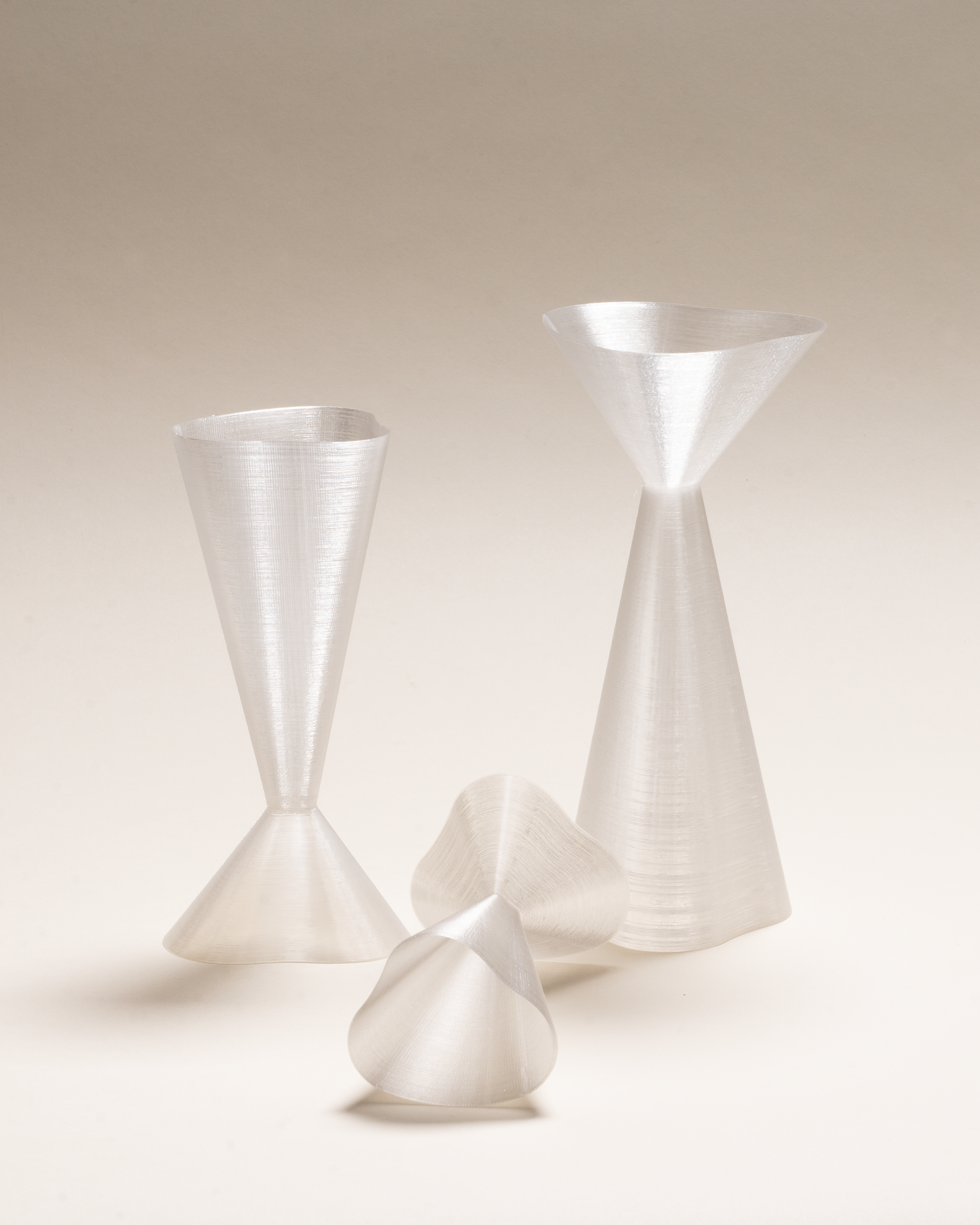 Buka Glass, 3D-printed from eco-friendly and bio-based PLA filament. Available in three sizes, with a sleek, organic design combining sustainability, innovation, and modern style.