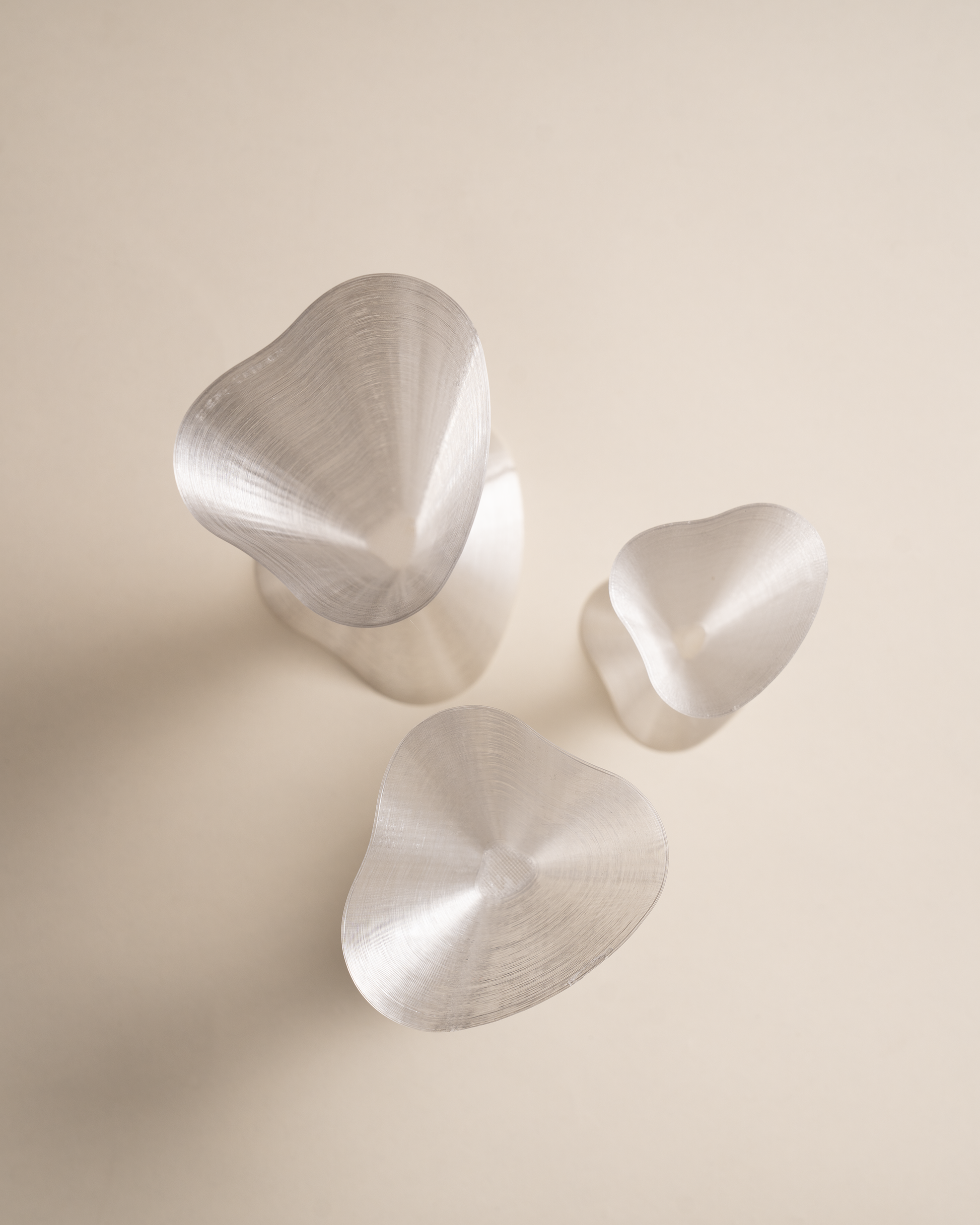 Buka Glass, 3D-printed from eco-friendly and bio-based PLA filament. Available in three sizes, with a sleek, organic design combining sustainability, innovation, and modern style.