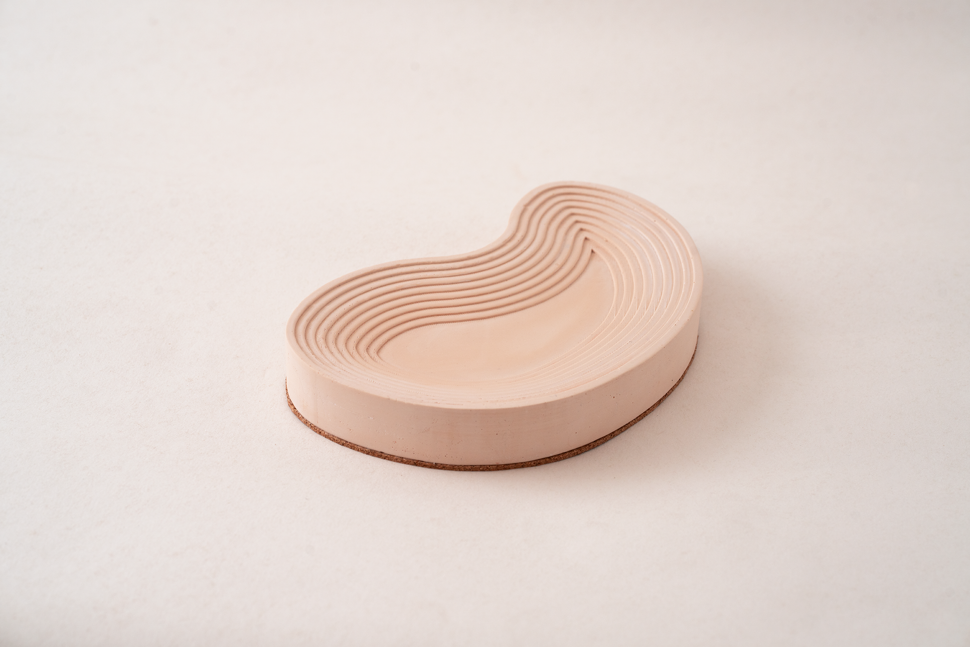 Handcrafted Karma Tray, made from eco-friendly Jesmonite. Perfect for jewelry or incense, featuring a unique, sustainable design with subtle variations in color and texture.